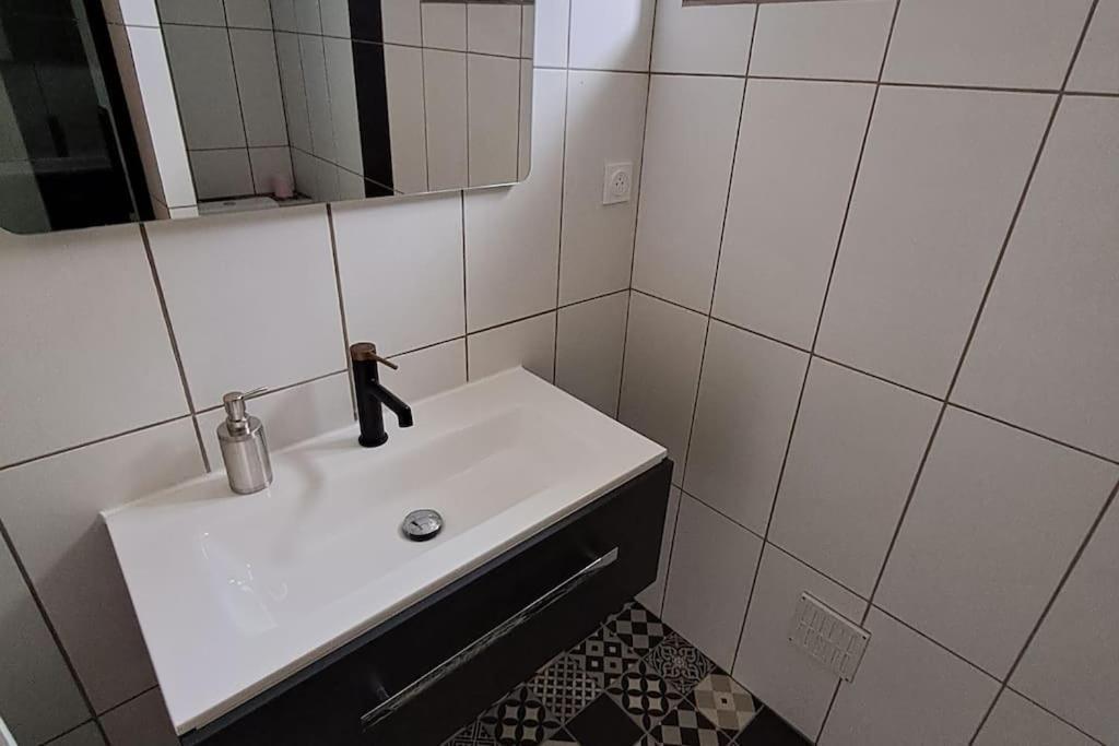 Agreable T2 Classe 3 Etoiles, Refait A Neuf, Dans Quartier Calme Rodez Exteriér fotografie